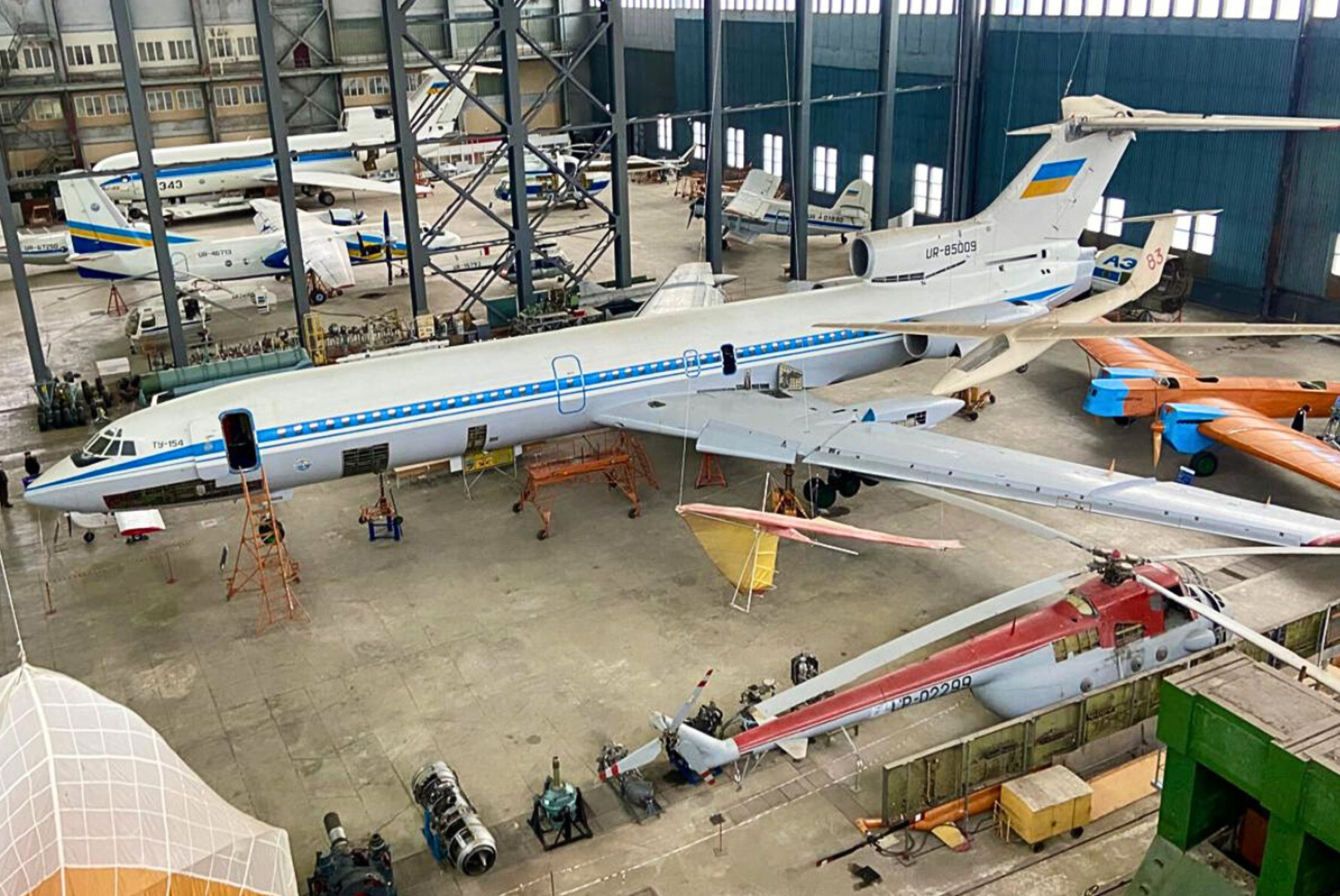 «Шахеди», ФАБи, ракети… Тут ви побачите все, що могло вас вбити. Незвичайна екскурсія Музеєм авіації