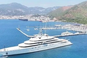 Шикарну яхту Абрамовича помічено у турецькій затоці