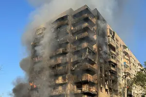 Окупанти обстріляли Костянтинівку: пошкоджено 21 багатоповерхівку, є поранена (фото)