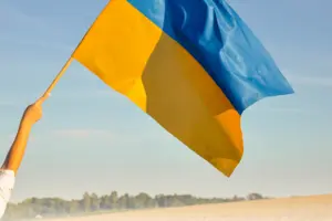 День Державного Прапора України: яскраві листівки, історія свята, привітання у прозі та віршах