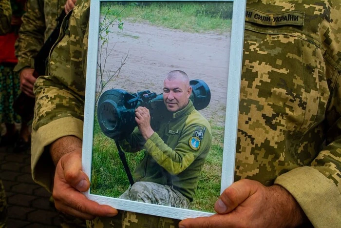 На Рівненщині попрощались із легендарним розвідником: за його голову окупанти давали тисячі євро