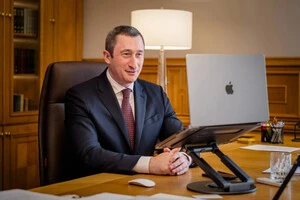 Антикоррупционный суд арестовал наличные деньги семьи бывшего вице-премьера Чернышова