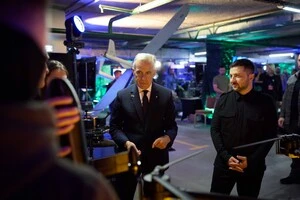 Володимиру Зеленському й Марку Карні продемонстрували новітні досягнення українського виробництва озброєнь і техніки