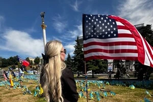 Донька Келлога вшанувала добровольців з усього світу, які загинули за Україну