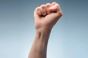 Незалежних країн не існує