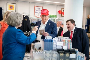 Трамп заявив, що телеканали та їхня редакційна політика «залежить від Демократичної партії»