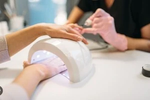 ЄС забороняє важливий компонент для манікюру