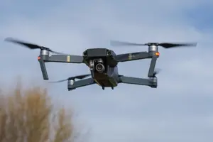 Росія освоює новий тип дронів, який неможливо глушити – Sky News