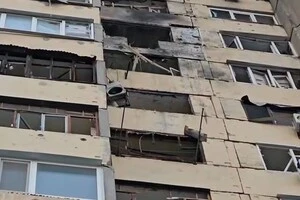 Російський дрон атакував багатоповерхівку в Херсоні: є постраждалі