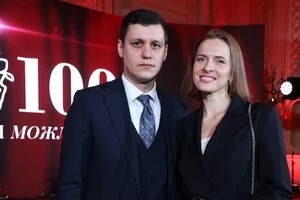 Зіркове подружжя час від часу можна побачити на благодійних та інших заходах в столиці