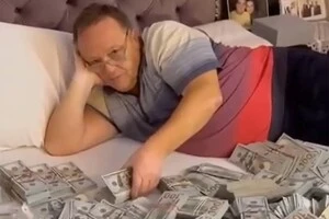 Знайшовся власник вилученої готівки зі службового кабінету Крупи