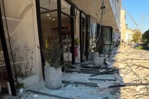 Київ. Одна з кондитерських повністю зруйнована внаслідок обстрілу РФ