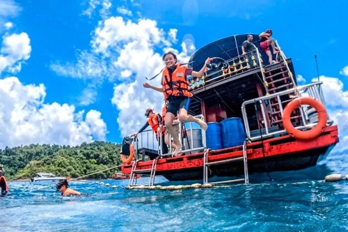 Загадкові смерті на курортному острові Таїланду: влада б'є на сполох