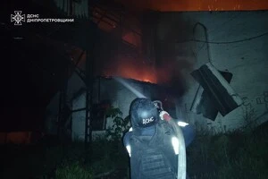 У Дніпрі ворог пошкодив пожежну частину