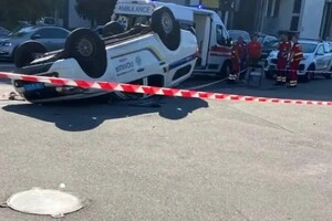 У Києві внаслідок ДТП перекинулось поліцейське авто: водій загинув