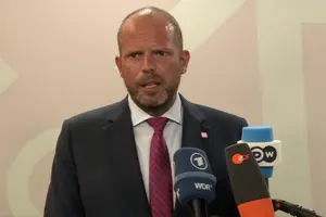 Міністр оборони Бельгії наголосив, що для укладення мирної угоди потрібно посилити санкції проти Росії