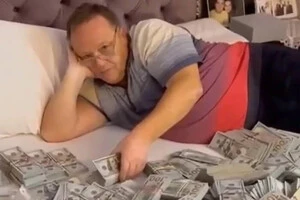 Найден владелец изъятой наличности из служебного кабинета Крупы