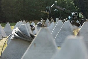 Литва посилила захист: на кордоні Росії та Білорусі з’явились «зуби дракона»