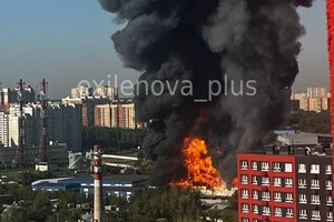 Під Москвою палають складські приміщення (відео)