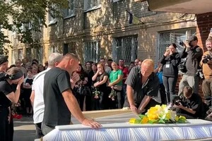 У Києві прощаються з жертвами російського обстрілу Надією Галич та її донькою