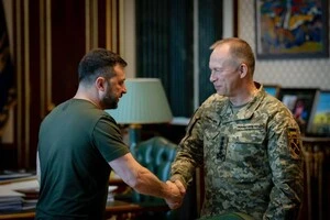 Зеленський після доповіді Сирського анонсував удари по території РФ