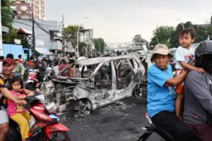 Протести відбуваються на тлі економічних проблем в Індонезії