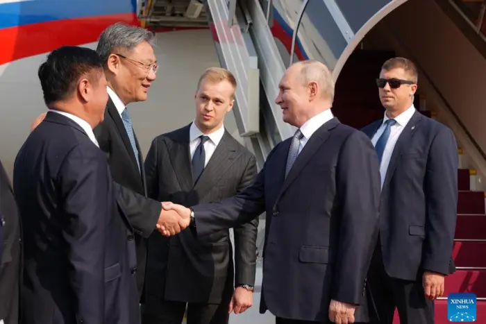 Зустріли без тепла: азербайджанське видання вказало на особливість візиту Путіна до Китаю 