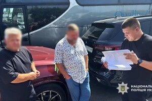За даними Нацполіції, внаслідок поставок за завищеними цінами міському бюджету завдано збитків майже 3,1 млн грн