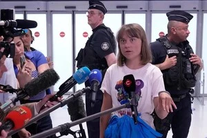 Флотилія Грети Тунберг перервала подорож до Гази через погані погодні умови