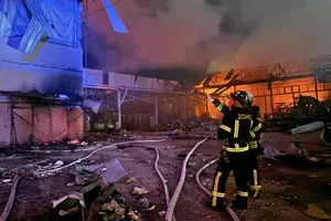 Рятувальники загасили загорання трьох будівель та приватних гаражів