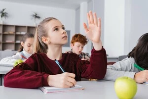 Кому належать та скільки заробляють приватні школи Києва: дослідження