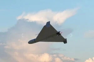 Уламок збитого безпілотника впав у центрі Києва