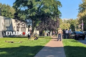 Біля посольства США у Києві затримано чоловіка (фото)