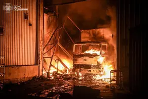 Атака на Одесу: спалахнула пожежа у складському приміщенні (фото)