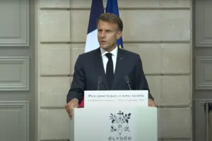 Французький лідер пообіцяв дати чітку відповідь на небажання російської влади завершувати війну