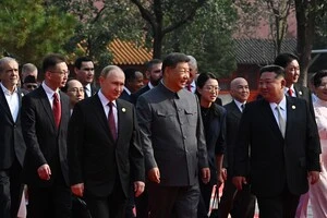 Пекінський спектакль: що саміт ШОС та парад Сі Цзіньпіна означають для України