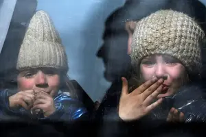 За словами президента, РФ викраденим дітям змінює документи та намагається приховати їхнє походження