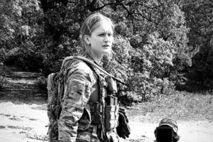 На другому курсі навчання дівчина долучилася до «Азову»