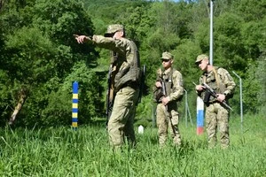 Уряд пропонує саджати втікачів за кордон. Юрист пояснив ризики