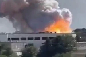 У США внаслідок вибухів на хімічному заводі спалахнула пожежа