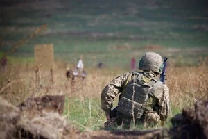 Окупанти атакують малими групами, з собою беруть мінімальну кількість БК