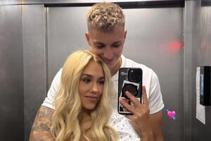 Знаментистості відносно не так довго разом, але вже прийняли важливе рішення