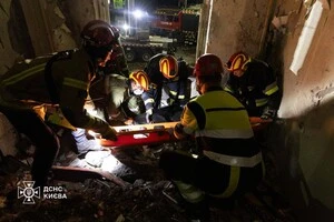 Рятувальники дістали з-під завалів тіло загиблого чоловіка