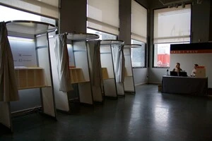 Останні соцопитування показують незначну перевагу Лейбористської партії та її союзників