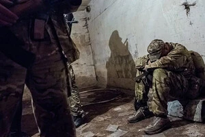 Попри дію конвенції РФ на постійній основі катує та знущається з українських полонених