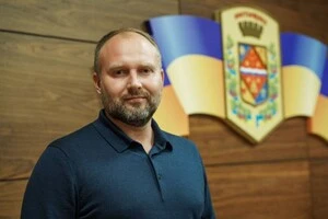 За словами депутата, Пронін та полтавські чиновники могли переплатити значно більше ніж 200 млн грн за укриття для військових