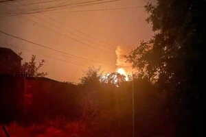 У Запоріжжі загорівся приватний будинок через атаку РФ