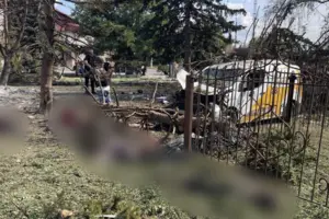 На Донеччині окупанти вдарили авіабомбою під час видачі пенсій: понад 20 загиблих