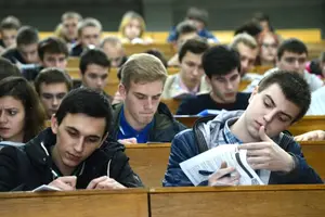 Скільки чоловіків віком від 25 років вступили до вишів цьогоріч: дані МОН