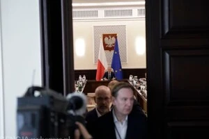 Прем'єр-міністр Дональд Туск на позачерговому засіданні уряду